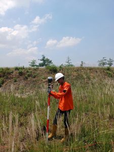 Pengukuran Geolistrik di area Tambang
