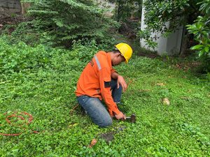 Pemasangan Kabel untuk Lintasan Geolistrik